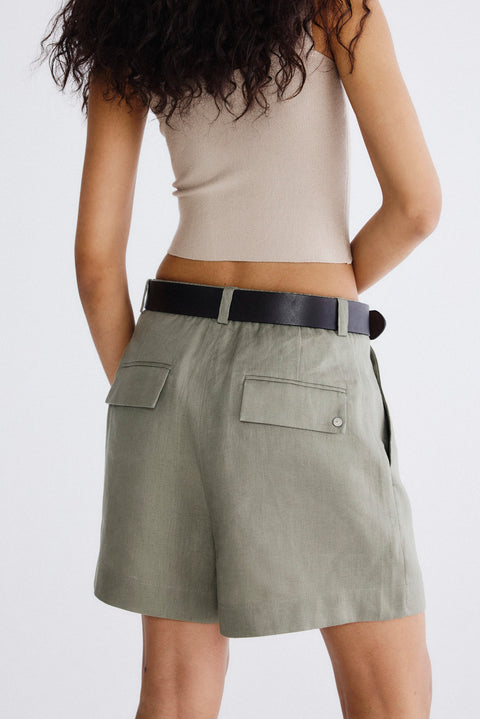 Short Linho Puro Pregas Fem