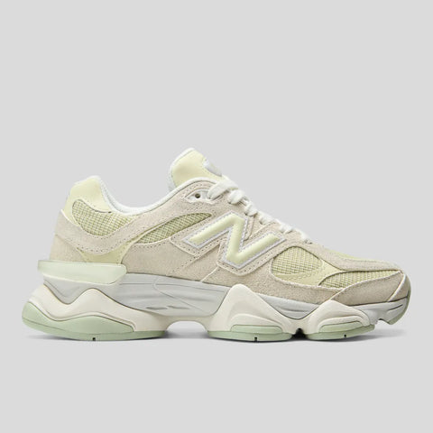 Tênis New Balance 9060