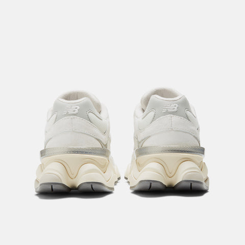 Tênis New Balance 9060