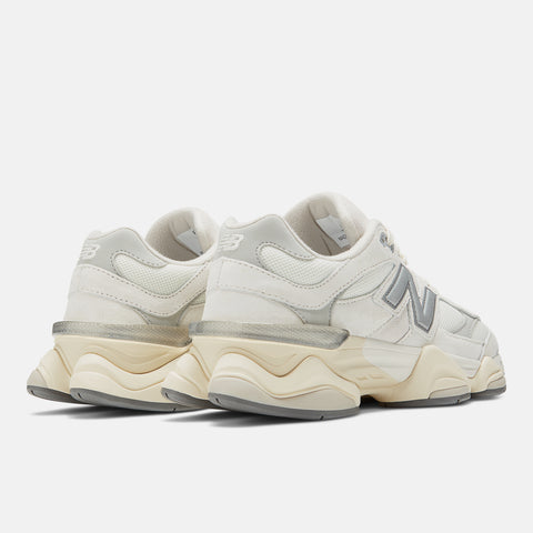 Tênis New Balance 9060
