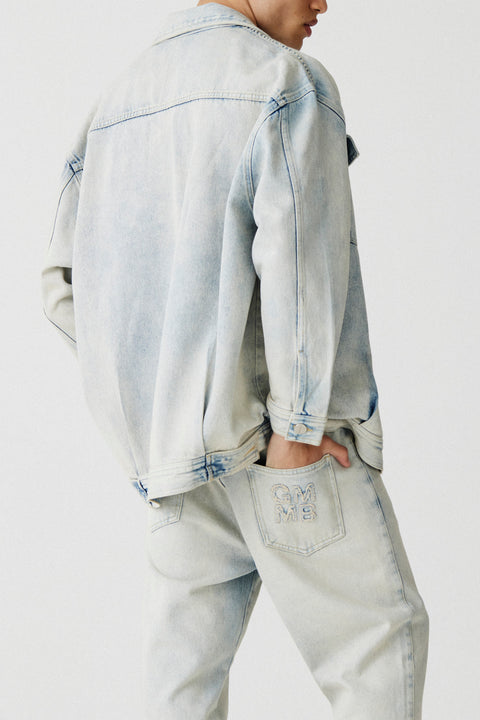 jaqueta_sarja_jeans_e_oversized_jeans_largo_sarja _bordado _bolso_jeans _algodão_produção_nacional_jaqueta_unissex_atemporal_look_casual