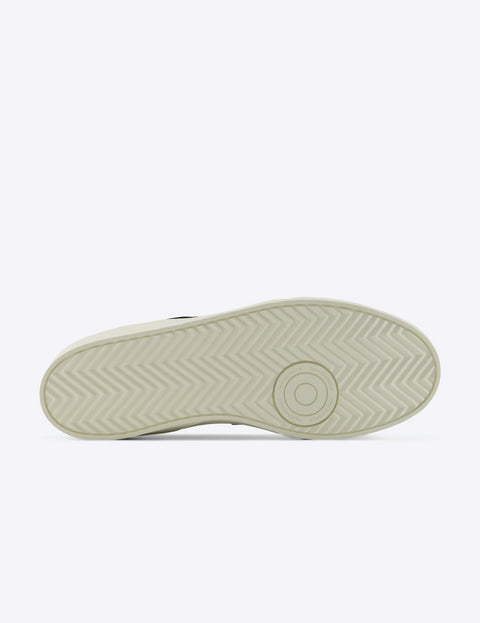 Tênis New Balance 750